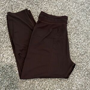 Lululemon Dance Pant NWOT cute crop w/ drawstring ruche at cuffs. Pockets